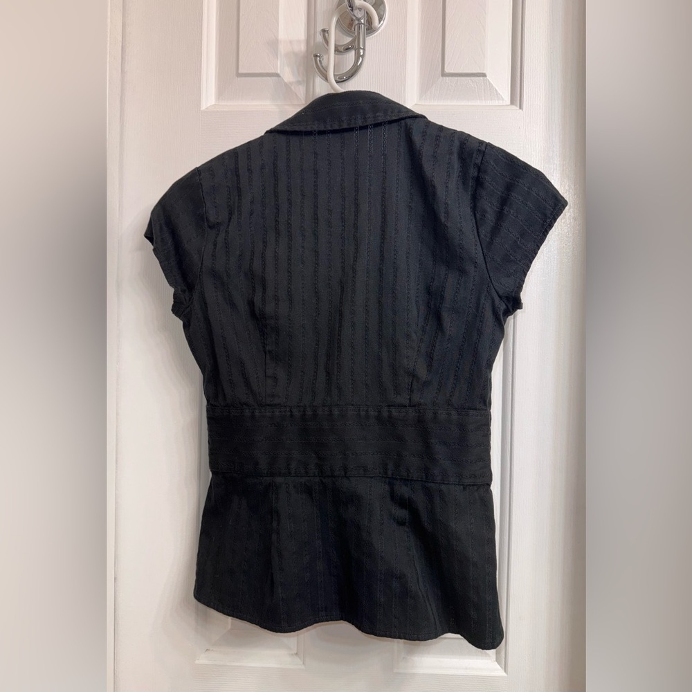 Ann Taylor Petite Textured Black Short Sleeve Button-Down Shirt, Size 0P - Picture 8 of 11
